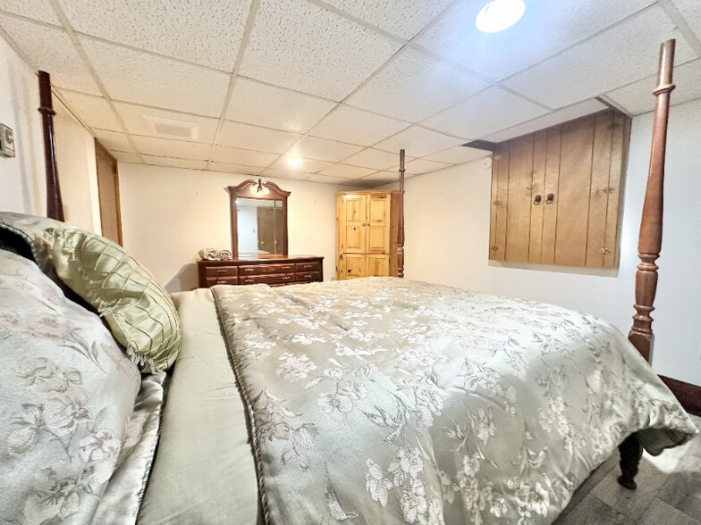 Building Photo - 1131 Cherry St