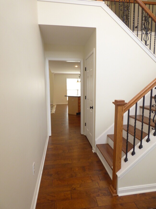 Building Photo - LOVELY HOME in Hamburg; Renovated, Garage, Many Upgrades!