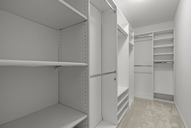 Building Photo - 2406 Flints Pond Cir