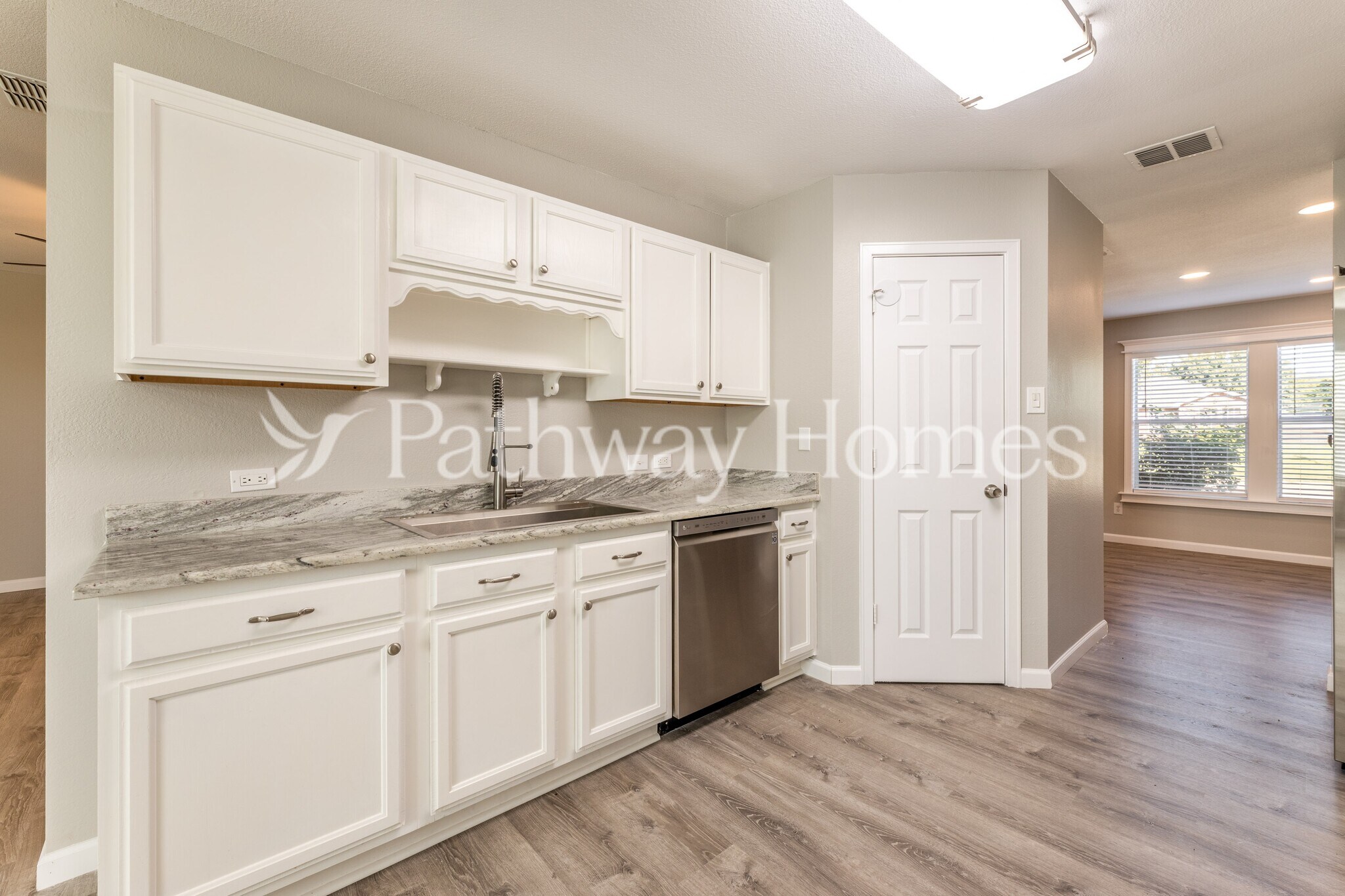 Building Photo - 1679 Chesterwood Dr