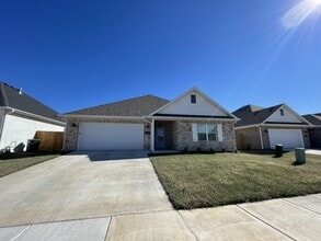 Building Photo - 463 Wagon Wheel Ave