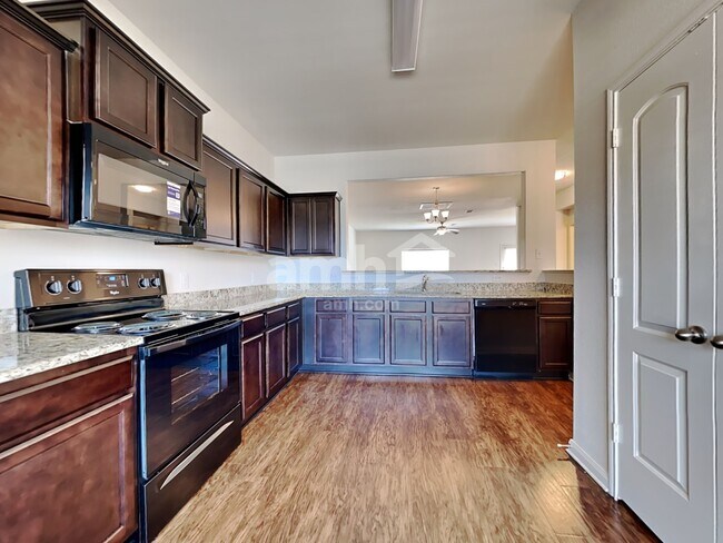 Building Photo - 1012 Summer Stream Rd