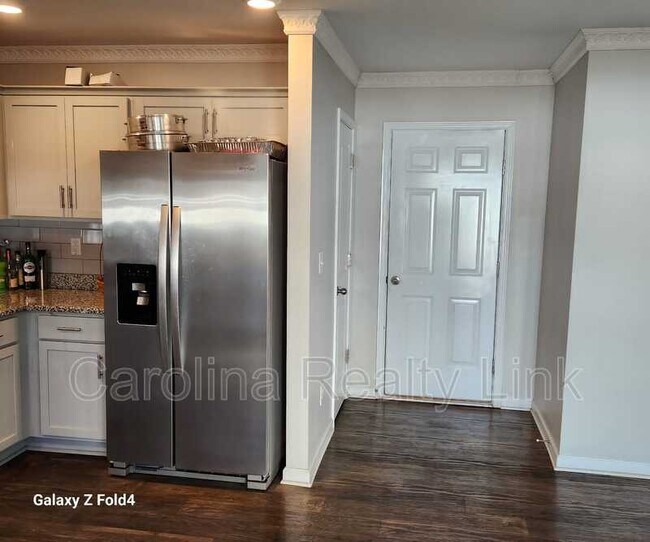 Building Photo - 714 Xander Dr