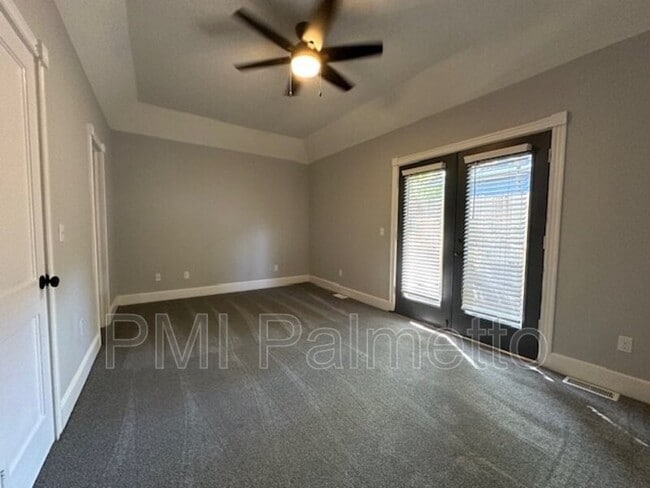 Building Photo - 1024 Price Ave