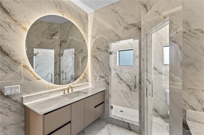 Building Photo - 24 S 5th St