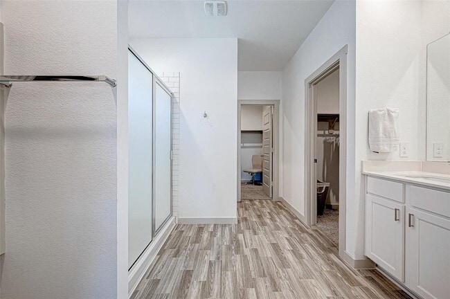 Building Photo - 6911 Amber Clf Ln