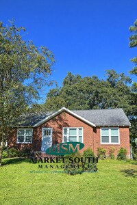 Building Photo - THUNDERBOLT COTTAGE!- AVAILABLE NOW!