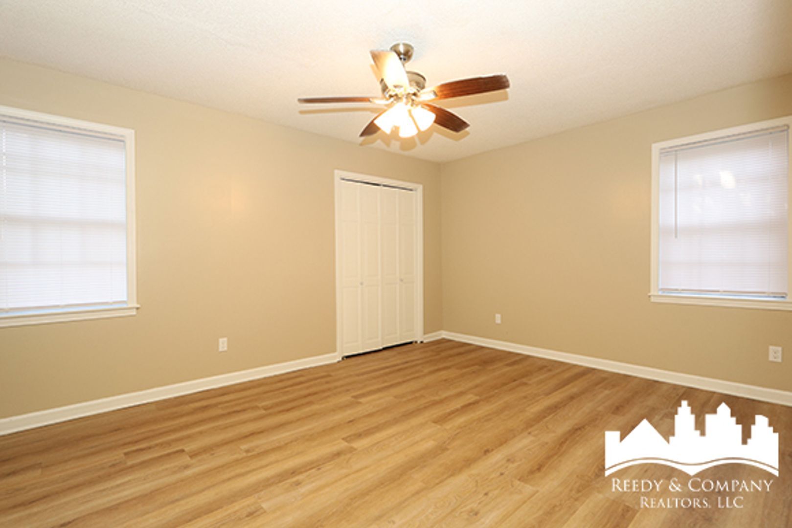 Building Photo - 3054 Pine Allee Cove