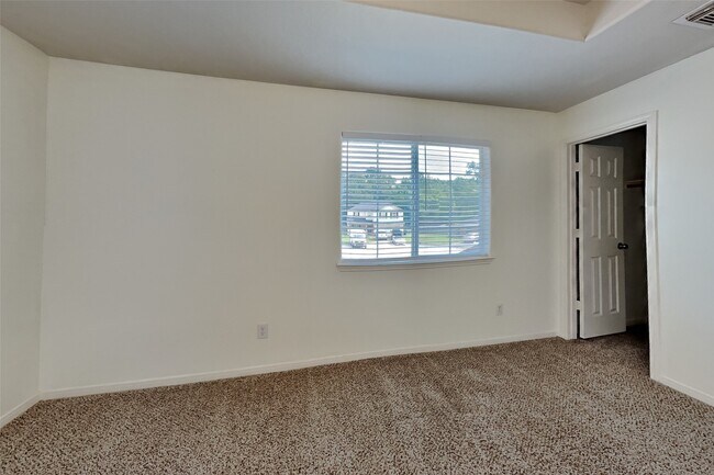 Building Photo - 5018 Woodland Meadows Ln