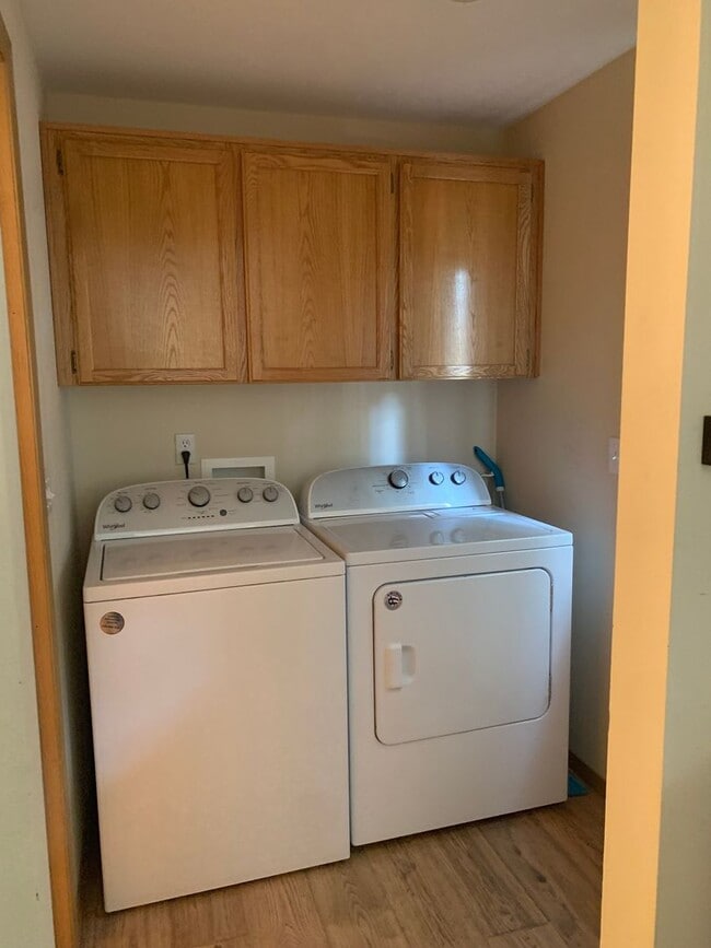 Building Photo - Splendid 3-bdr/2.5 bath home in the beautiful Buck Run Community in Sisters, OR!