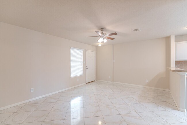 Building Photo - 21611 Falvel Misty Dr