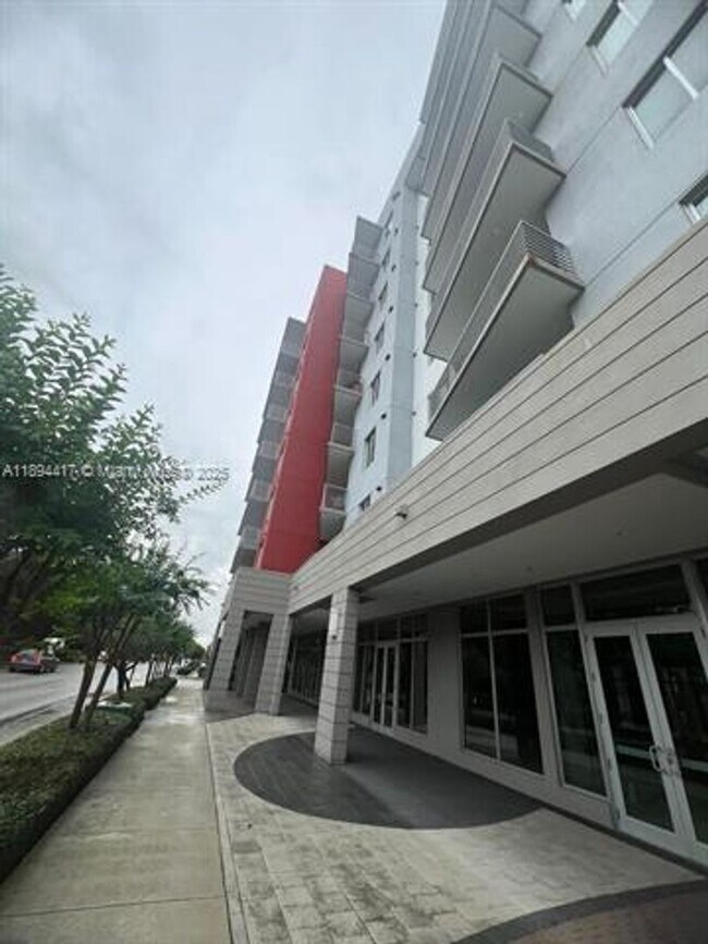 Building Photo - 7661 NW 107th Ave