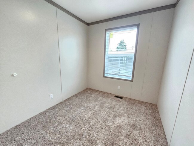 Building Photo - 46000 Geddes Rd