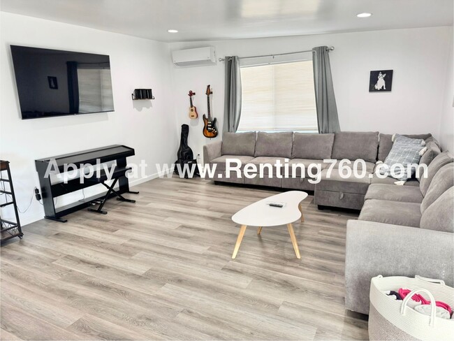 Building Photo - Newly Remodeled/Updated 3 bedroom 2 bathro...