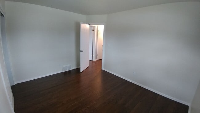 Building Photo - 3 Bedrooom Home Located in the Heart of We...
