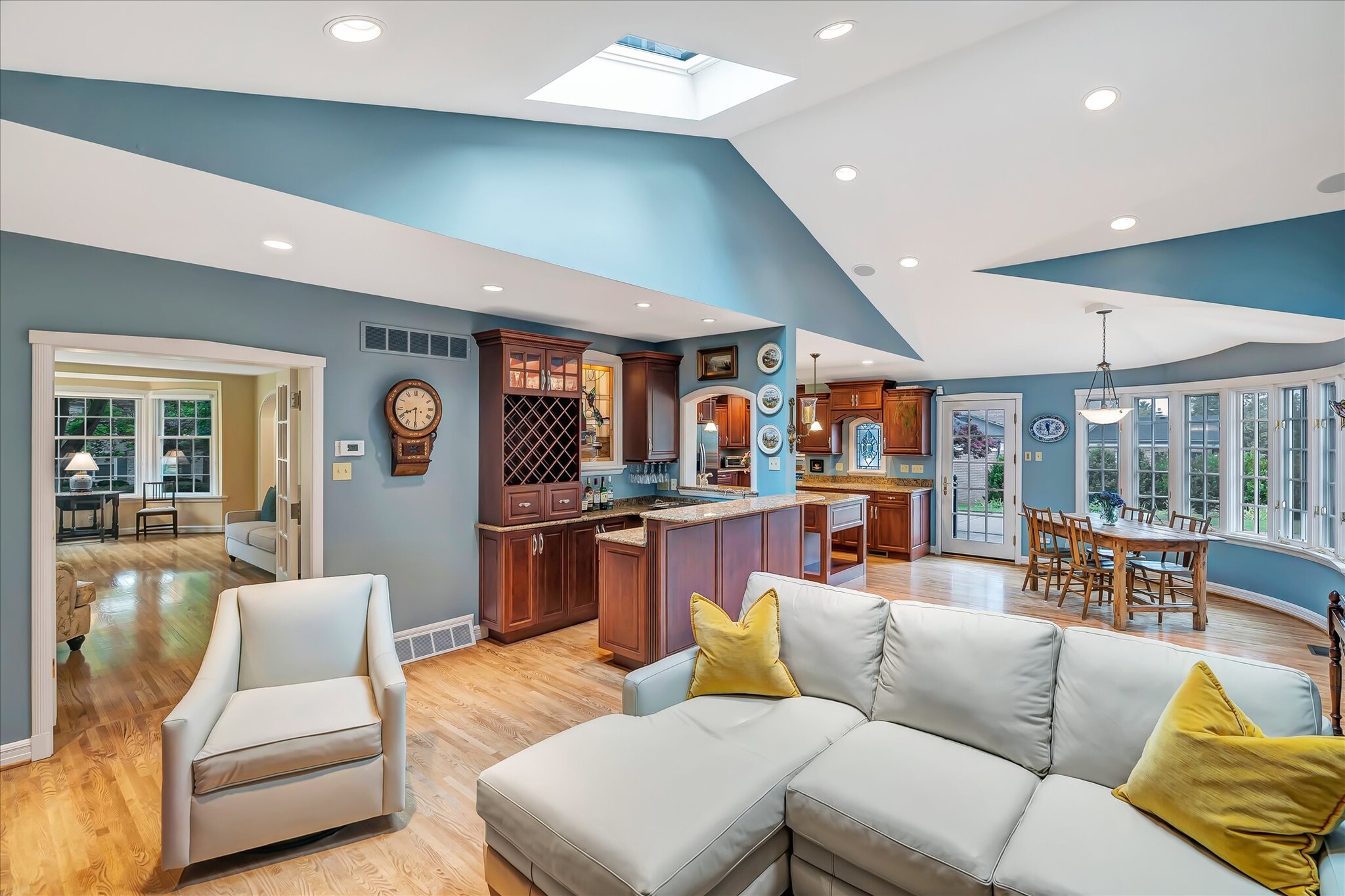 Building Photo - 15 Brazillian Ct