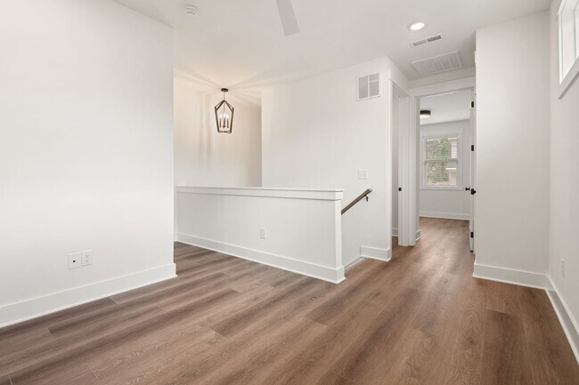 Building Photo - Gorgeous 4-bedroom, 4-bathroom Modern Home Durham, NC