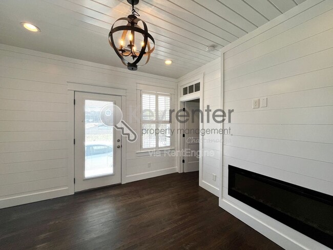 Building Photo - 405 Spears Ave