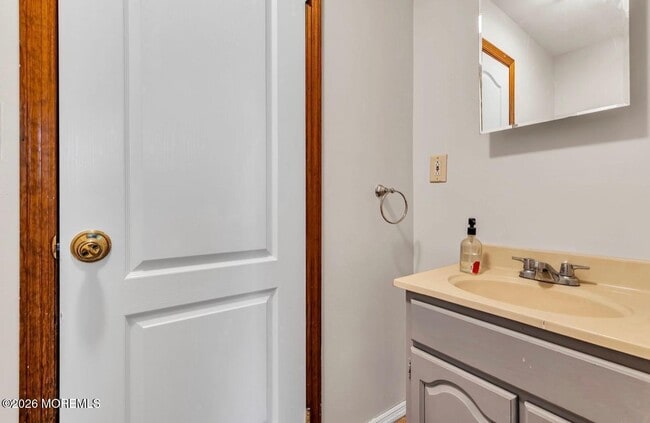 Building Photo - 1112 Larchmont St