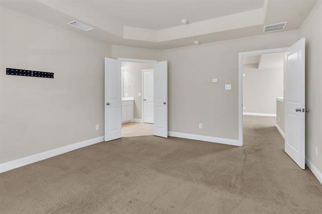 Building Photo - 910 Estelle Dr