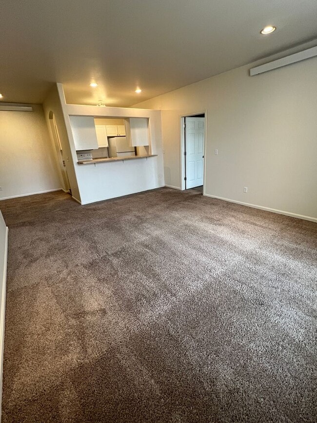 Building Photo - 1920 Monte Vista Dr