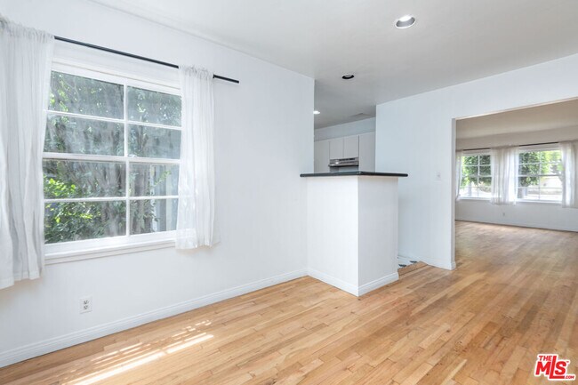 Building Photo - 1133 26th St