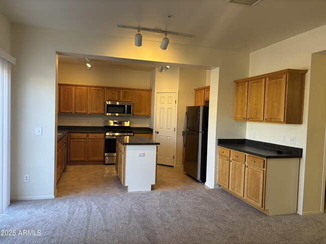 Building Photo - 864 Tiablanca Rd