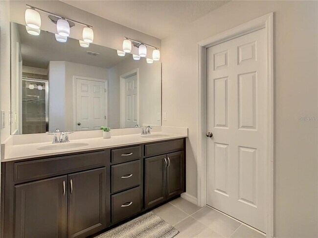 Building Photo - 2475 Fassona Dr