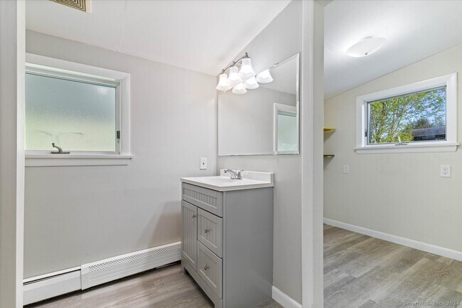 Building Photo - 3 Alscot Dr