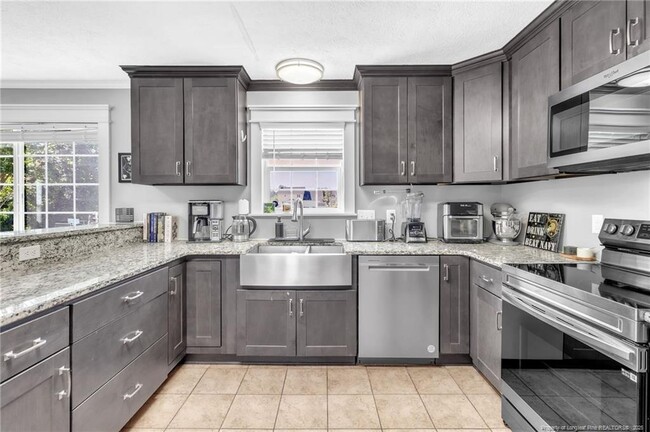 Building Photo - 6545 Ryefield Dr