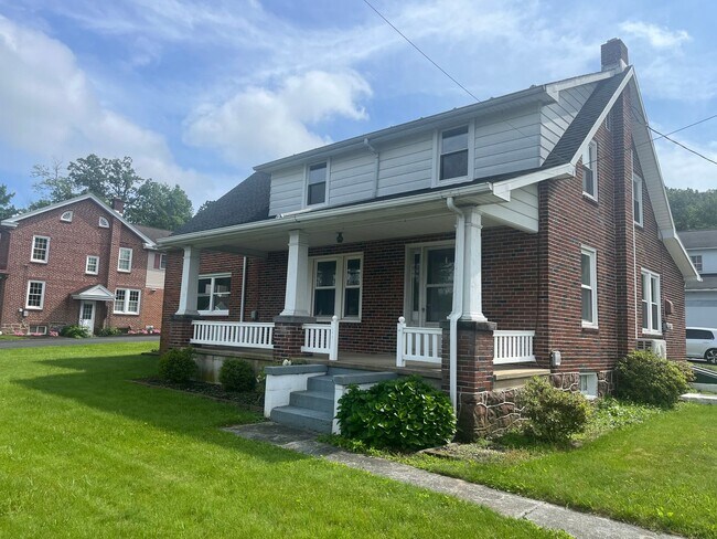 Primary Photo - Beautiful 5-Bedroom Home in East Cocalico ...