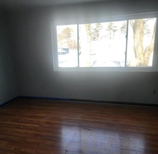 Building Photo - 2404 Bellevue Dr