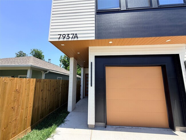 Building Photo - 7937 Sparta St