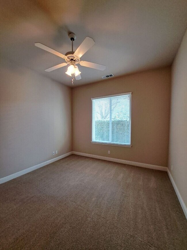 Building Photo - Custom Clovis Residence in Gated Community | Spacious Layout & 3-Car Garage!