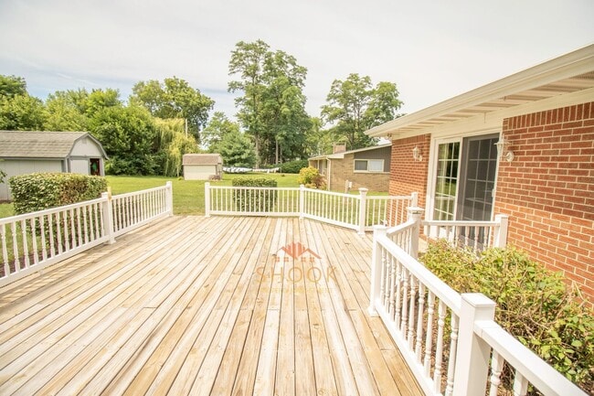 Building Photo - Cute 3 BR Ranch in Romney - 10 Minute Drive to Lafayette!