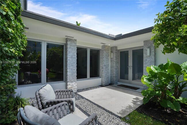 Building Photo - 9301 N Bayshore Dr