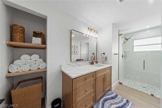 Building Photo - 548 Boulder Dr