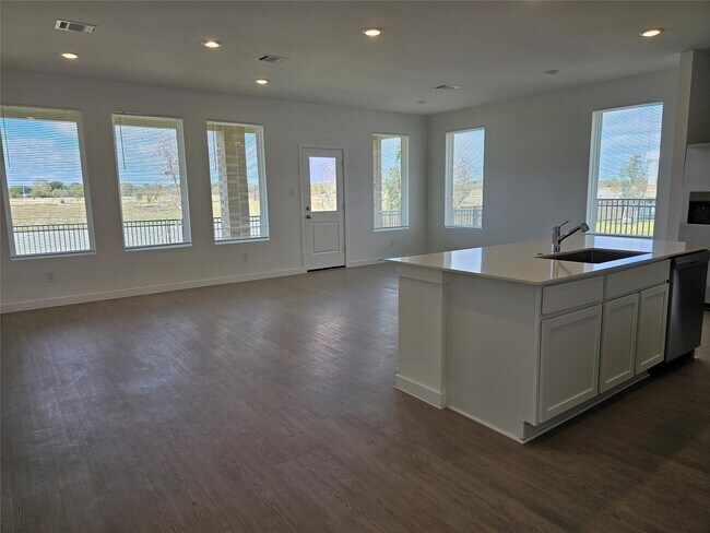 Building Photo - 3053 Avenida Sonoma Dr