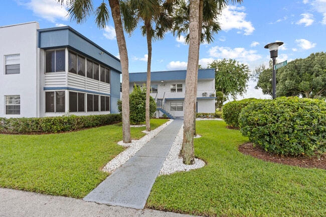 Building Photo - 74 Normandy Ln