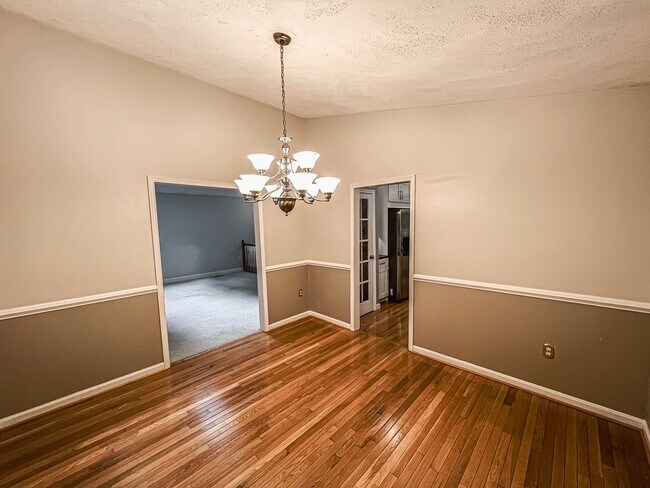 Building Photo - Remarkable Home With Spacious Deck And Det...