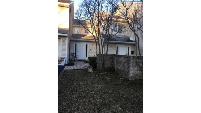 Building Photo - 53 Norwood Ave