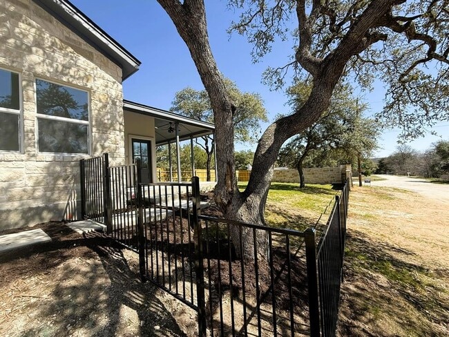 Building Photo - 18208 Gregg Bluff Rd