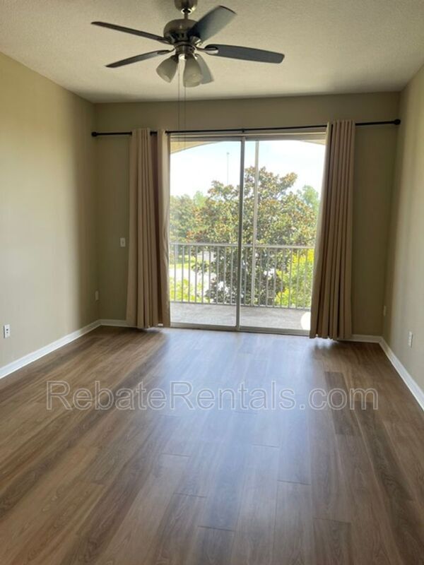 Building Photo - 7801 Point Meadows Dr