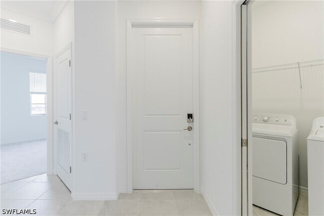 Building Photo - 5527 Double Eagle Cir
