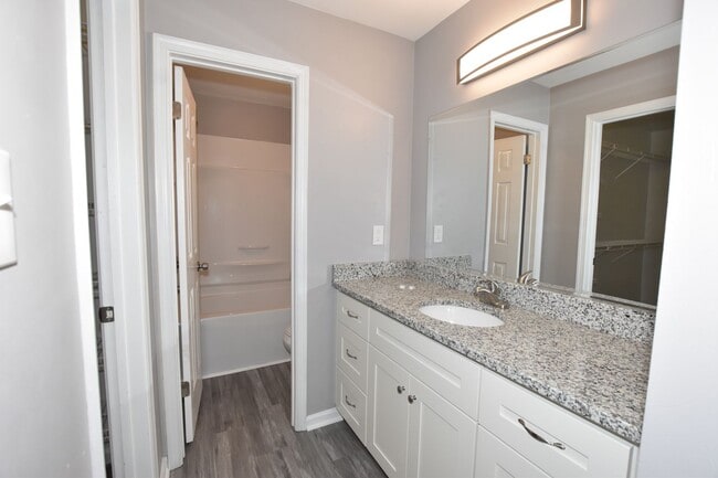 Building Photo - 4 BEDROOM HOME LOCATED IN SOUTH CHESEPEAKE. MUST SEE !!!!!!!!!!!