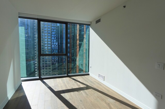 Building Photo - 211 N Harbor Dr