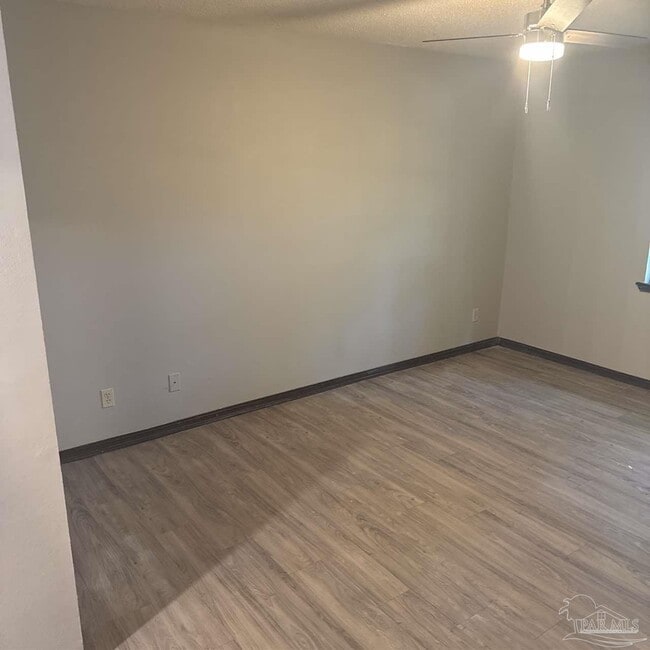 Building Photo - 455 Stara Cir