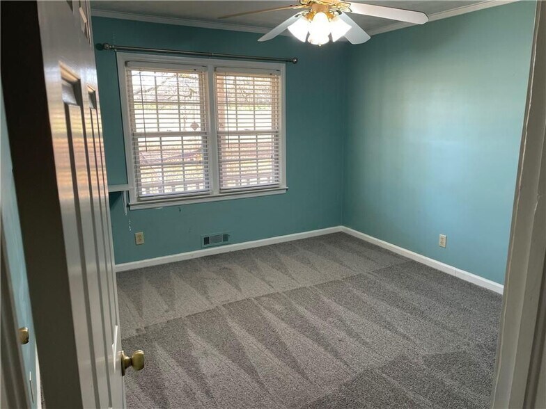 Building Photo - 3633 Loganville Hwy SW