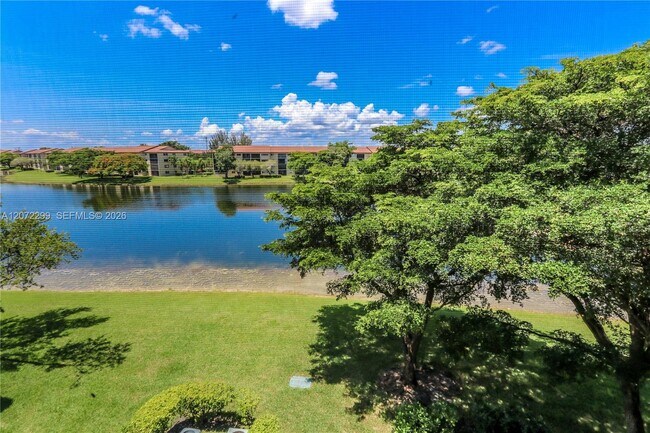 Building Photo - 850 SW 138th Ave