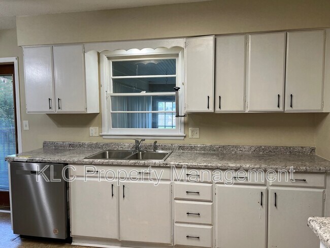 Building Photo - 1222 SW Ordnance Road